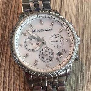 🌟🏆Host Pick 🎉 Michael Kors watch